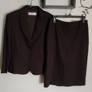 Tahari skirt suit